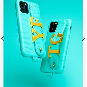 Chaos faux alligator hand hug for iphone pro case